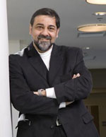 THESE STM IMAGES SHOW A MOLECULAR WHEEL IMMOBILIIZED (TOP LEFT) AND ROTATING (TOP RIGHT), AS WELL AS THE SIMULATION OF THESE TWO STATES (BOTTOM)